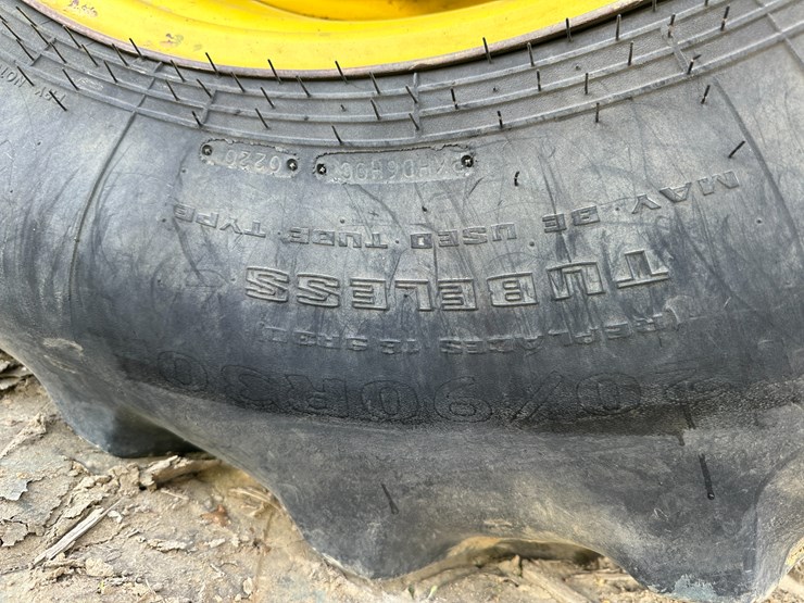 2010-john-deere-8295r-image-7