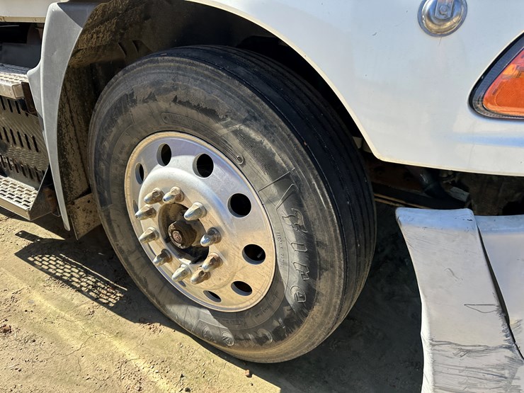 #33710-•-2011-mack-cxu-t/a-sleeper-truck-tractor-1m1aw09y3bm013638-image-9