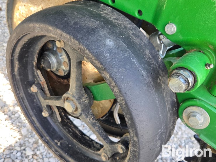 2019-john-deere-1775nt-image-19