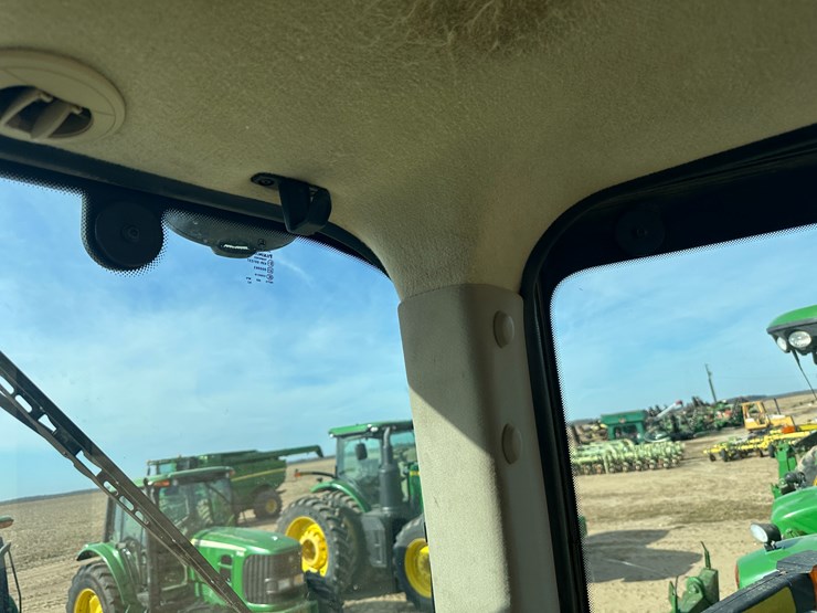 2013-john-deere-8285r-image-57