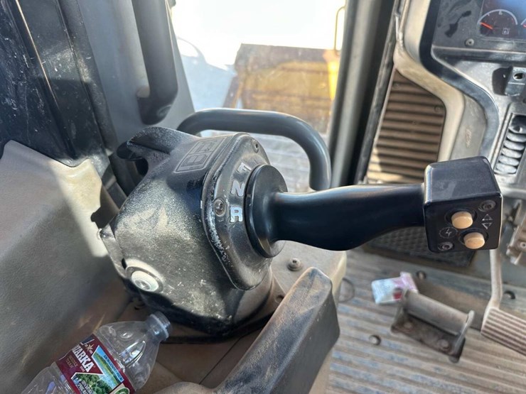 2008-caterpillar-d6t-image-9