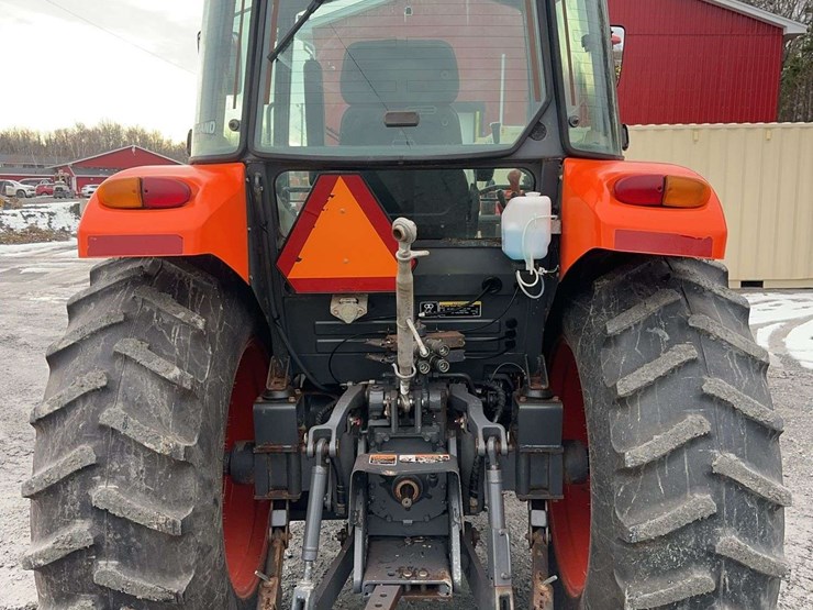 2010-kubota-m7040-image-6