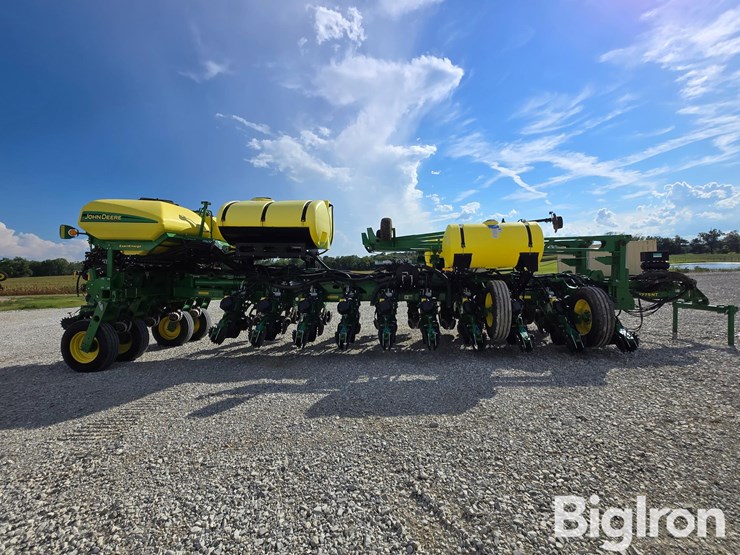 2019-john-deere-1775nt-image-4