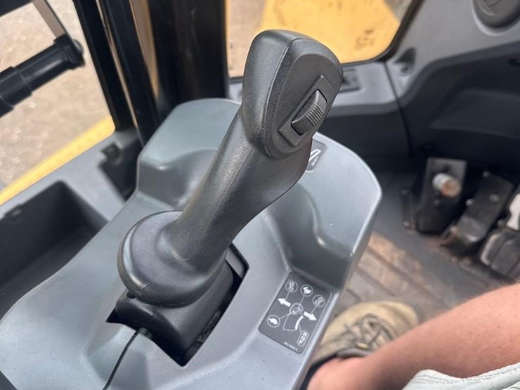 2020-caterpillar-962m-image-28