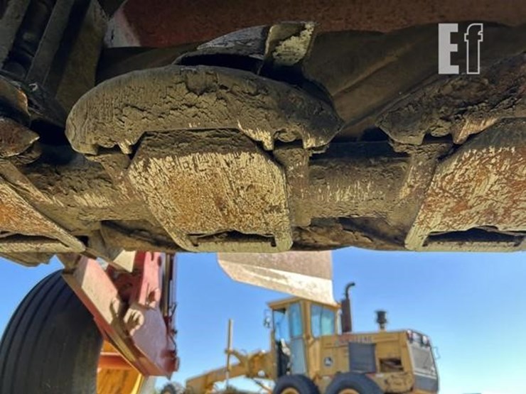 2014-new-holland-h7460-image-27