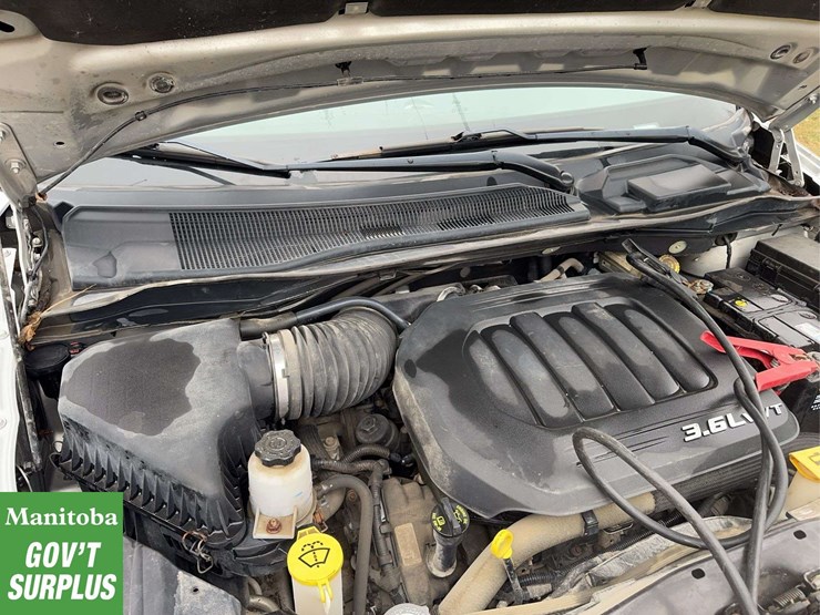 2012-dodge-grand-caravan-sxt-image-31