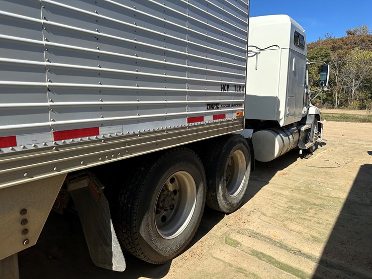 #33710-•-2011-mack-cxu-t/a-sleeper-truck-tractor-1m1aw09y3bm013638-image-3