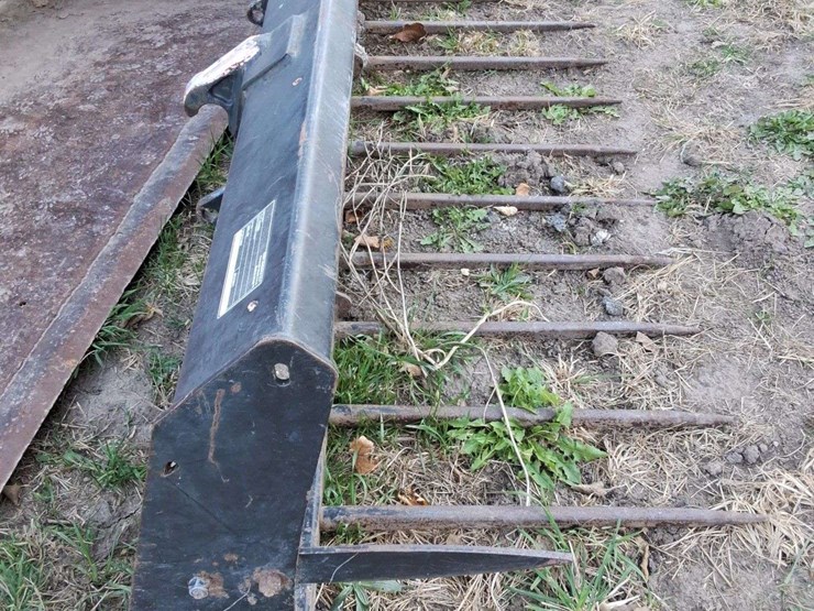 2006-ih-loader-bucket-manure-fork,-92''-wide,-image-2