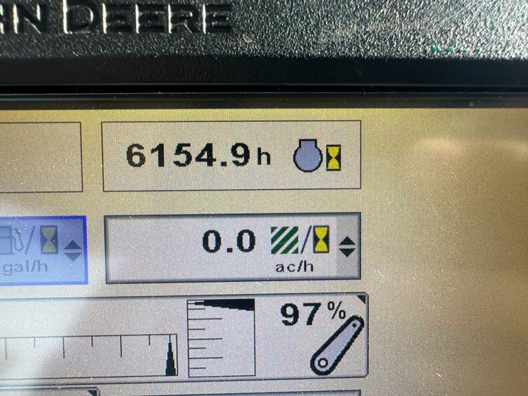 2013-john-deere-8285r-image-66