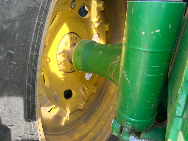 2010-john-deere-8295r-image-13