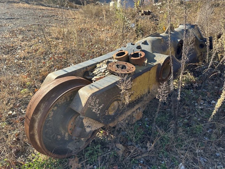 #2200-•-caterpillar-d8-undercarriage-image-2