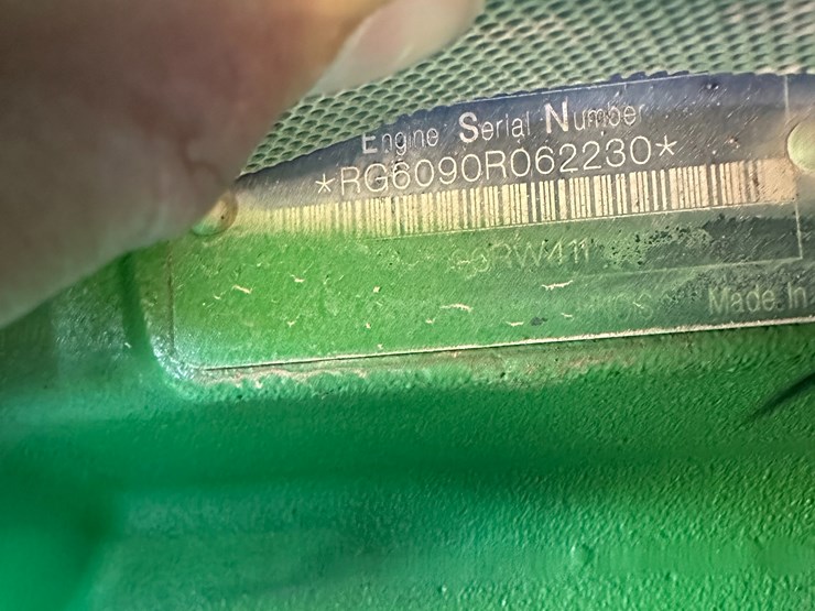 2013-john-deere-8285r-image-45