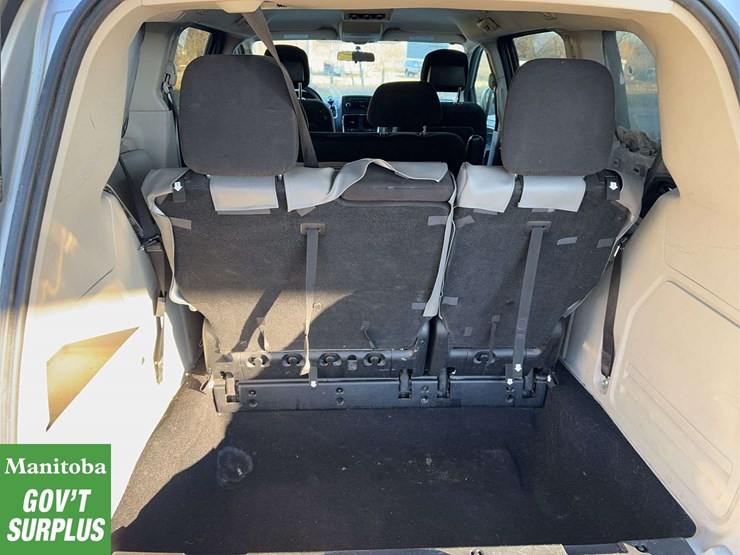 2011-dodge-grand-caravan-se-image-23