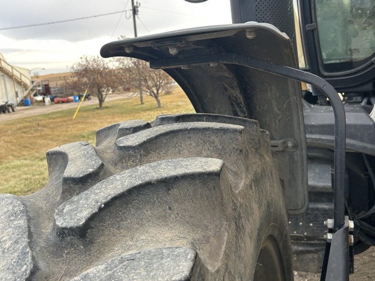 2014-challenger-mt585d-image-50