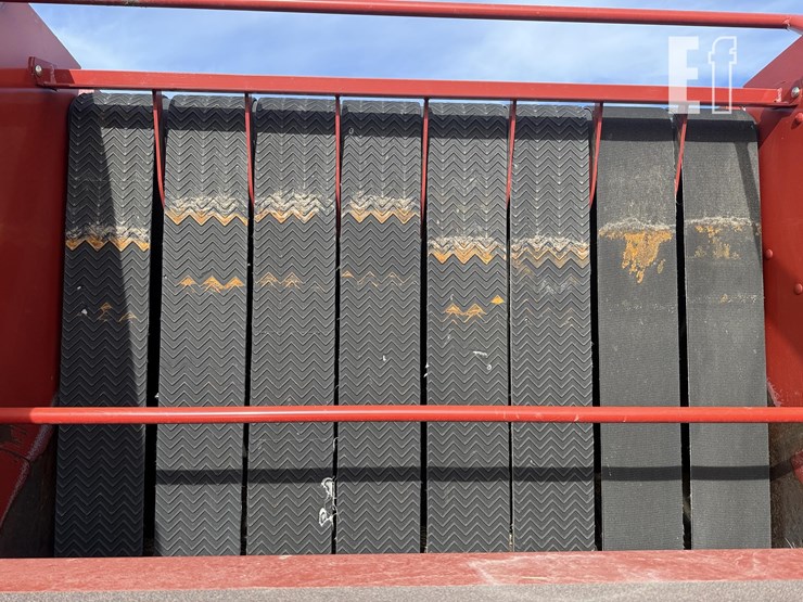 2013-case-ih-rb564-image-10