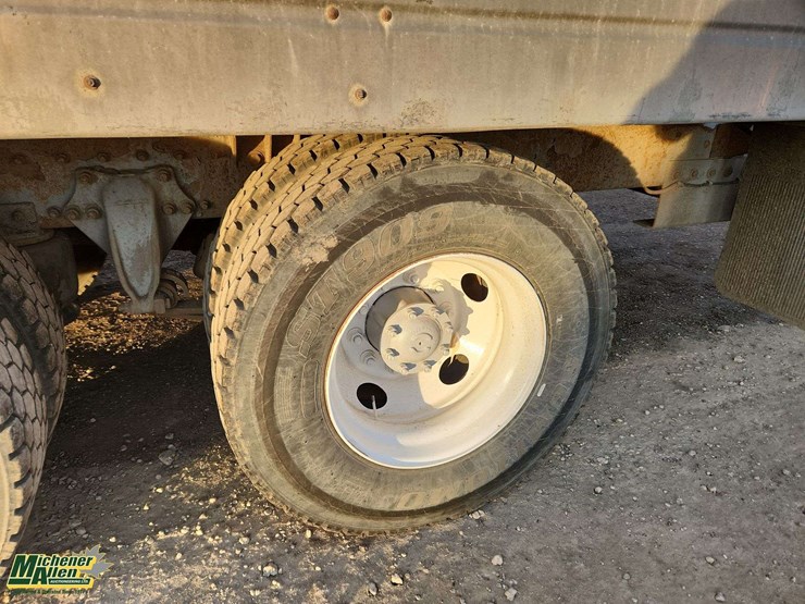 2002-sterling-lt9500-image-12