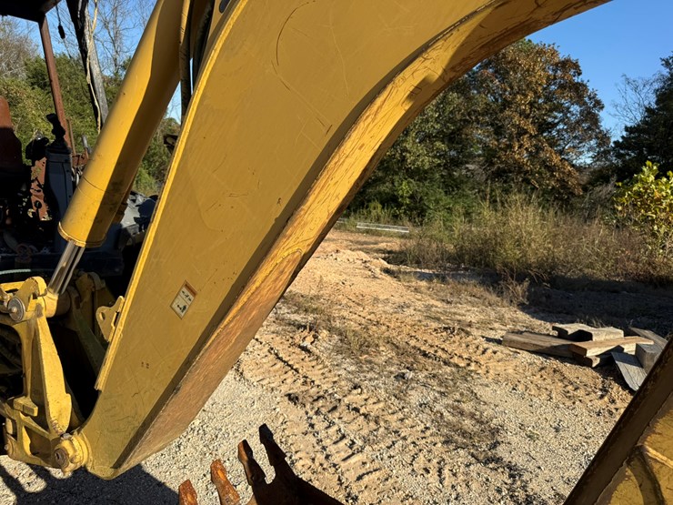 caterpillar-420d-image-37