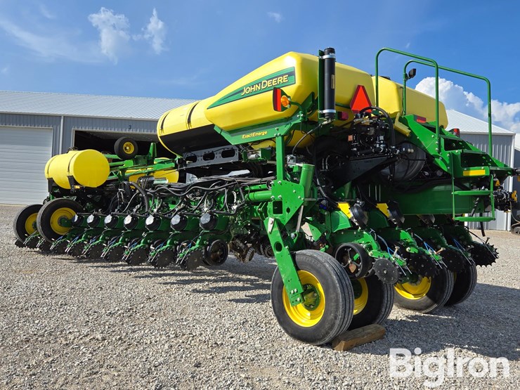 2019-john-deere-1775nt-image-7