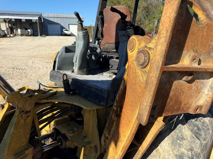 caterpillar-420d-image-76