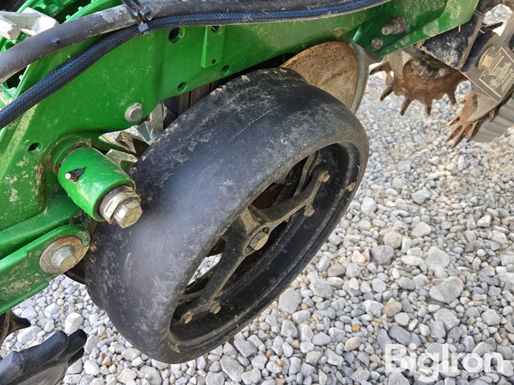 2019-john-deere-1775nt-image-13