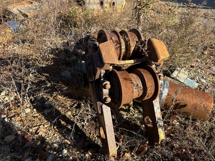 #2200-•-caterpillar-d8-undercarriage-image-16