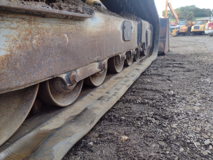 18-deere-333g-image-31