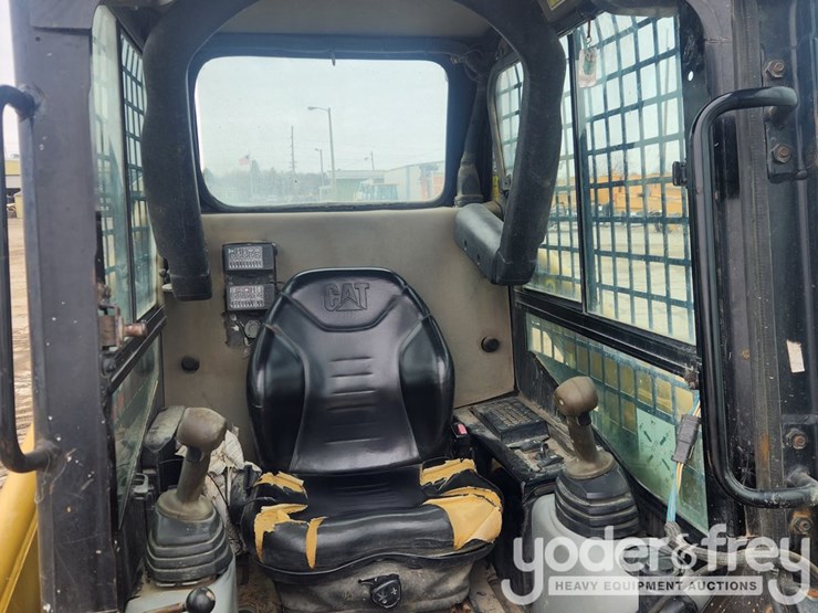 caterpillar-226b-image-24