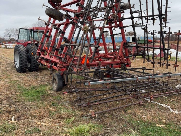 case-ih-4300-image-6