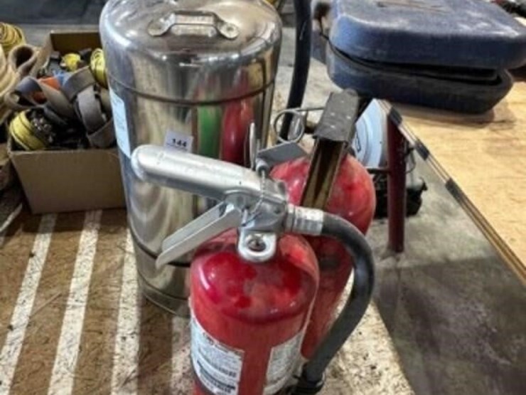 3-fire-extinguishers-image-1