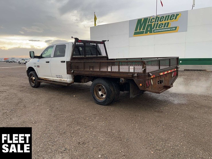 2011-dodge-3500-image-3