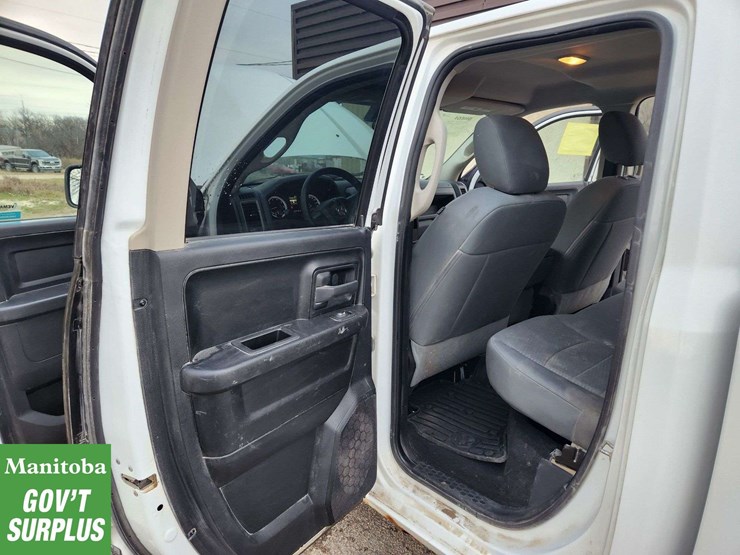 2014-dodge-1500-image-27