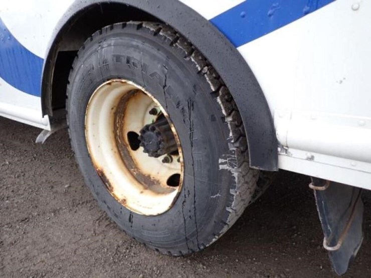 2013-freightliner-mt55-image-50