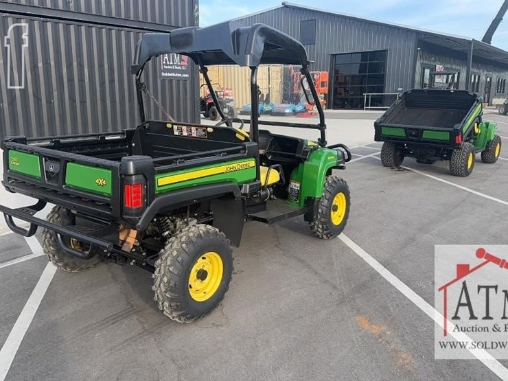 2021-john-deere-gator-image-3