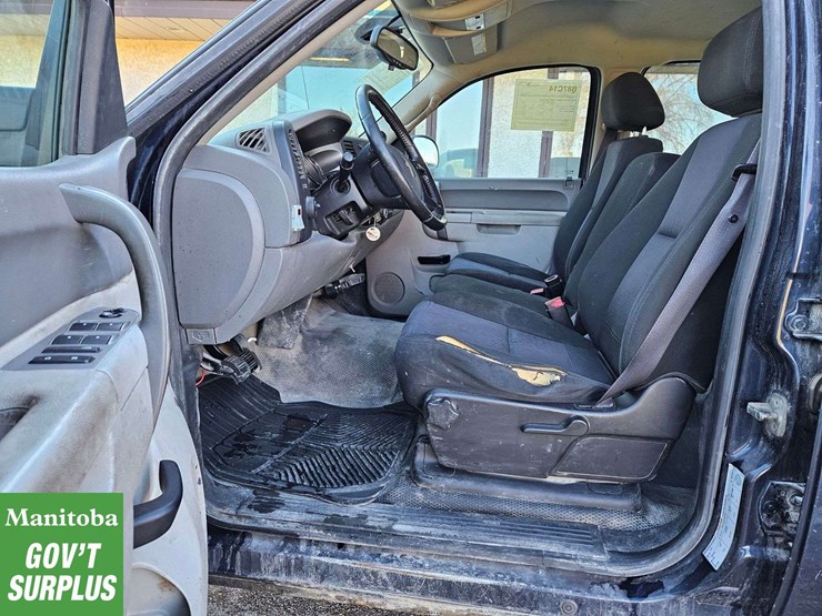 2012-chevrolet-silverado-2500hd-image-30