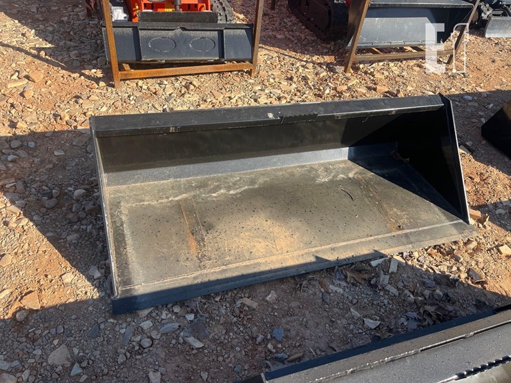 swict-72in-skid-steer-bucket-image-1