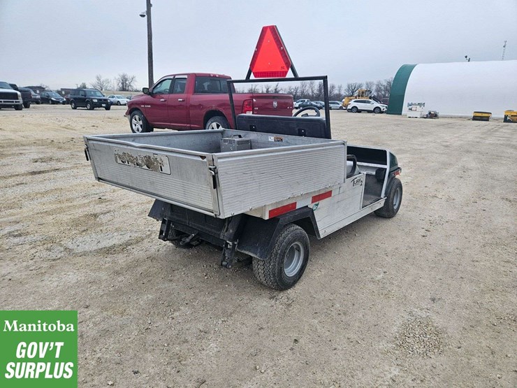 2011-club-car-turf-2-image-4