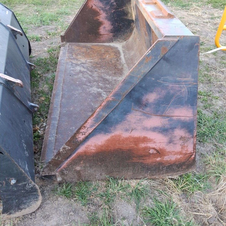Large Loader Bucket, High Volume, 8ft wide, 43'' tall