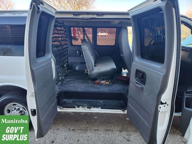 2012-chevrolet-express-2500-image-27