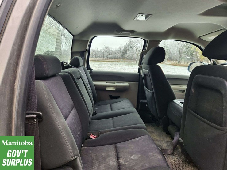 2012-chevrolet-silverado-2500hd-image-36