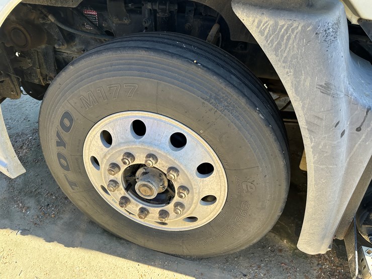 #33712-•-2011-mack-cxu-t/a-sleeper-truck-tractor-1m1aw09y5bm013138-image-9