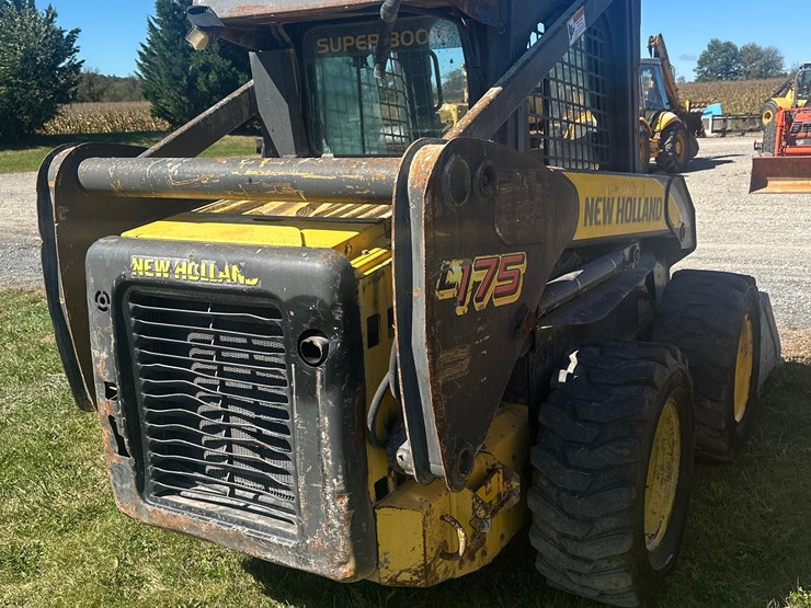 new-holland-l175-image-5