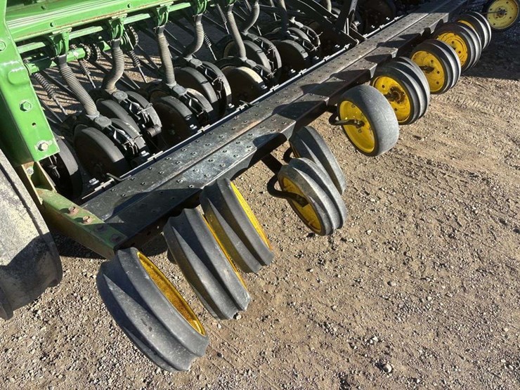 john-deere-8300-image-8