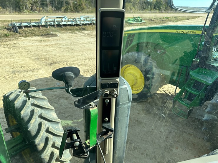 2013-john-deere-8285r-image-54