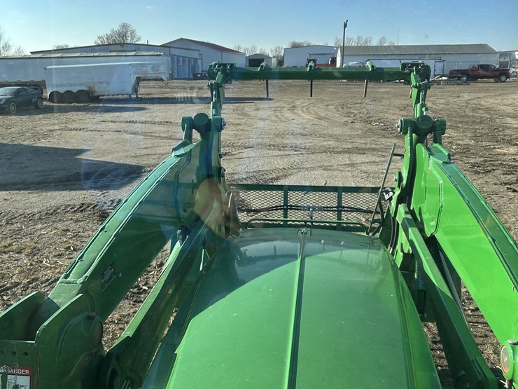 2021-john-deere-6175m-image-66