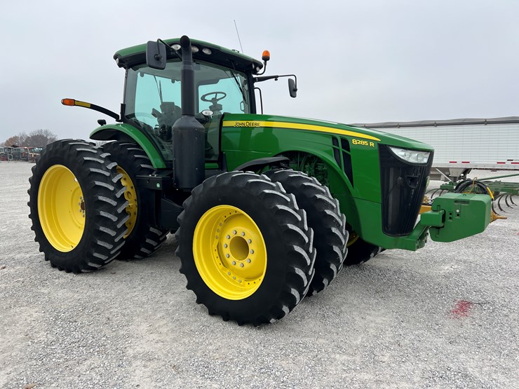john-deere-8285r-image-26