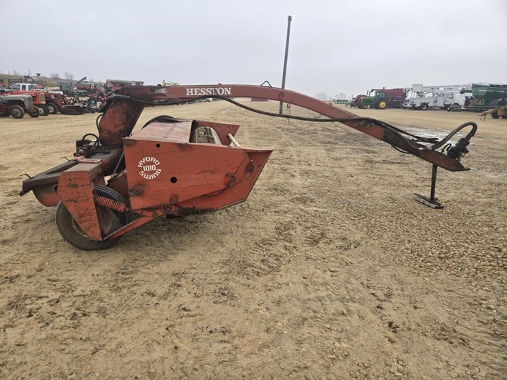 hesston-1010-image-11