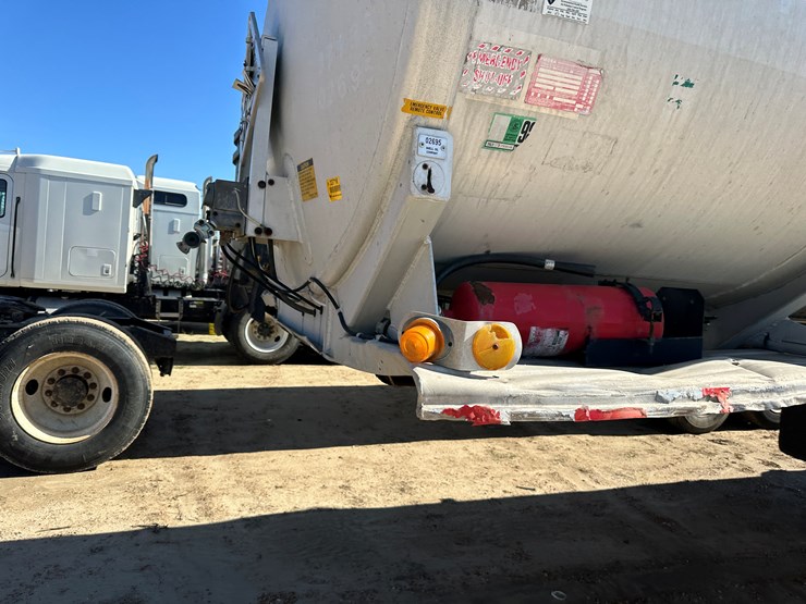 1986-fruehauf-tanker-image-32