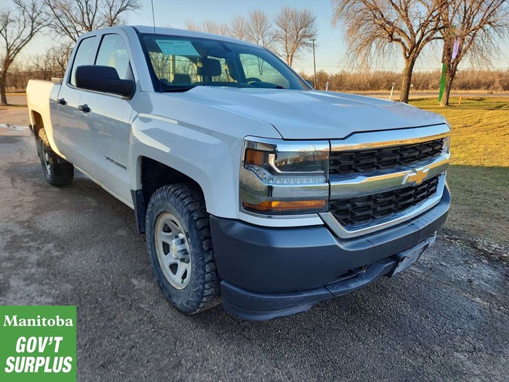 2017-chevrolet-silverado-1500-image-2