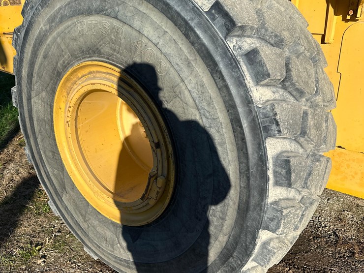 1999-deere-744h-image-10