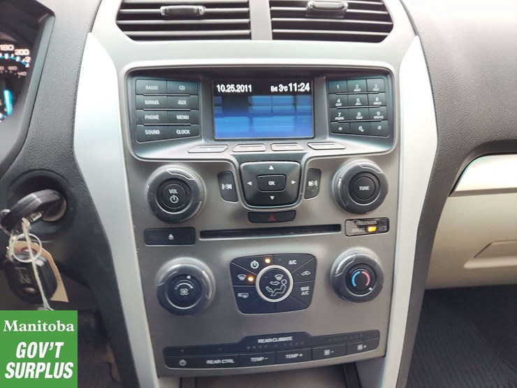 2013-ford-explorer-image-29